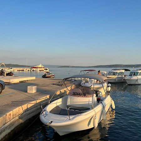 Amaizing Apartment Near Airport Kaštel Štafilić Exteriör bild