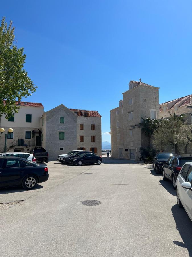 Amaizing Apartment Near Airport Kaštel Štafilić Exteriör bild