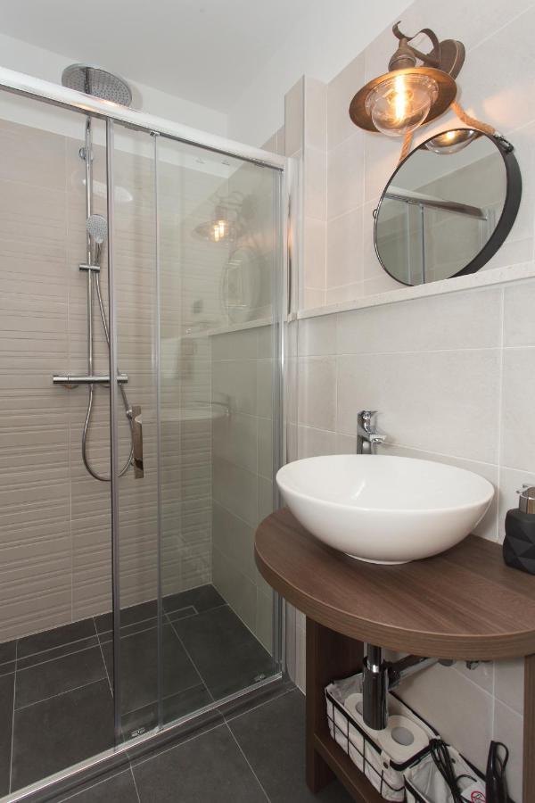 Amaizing Apartment Near Airport Kaštel Štafilić Exteriör bild