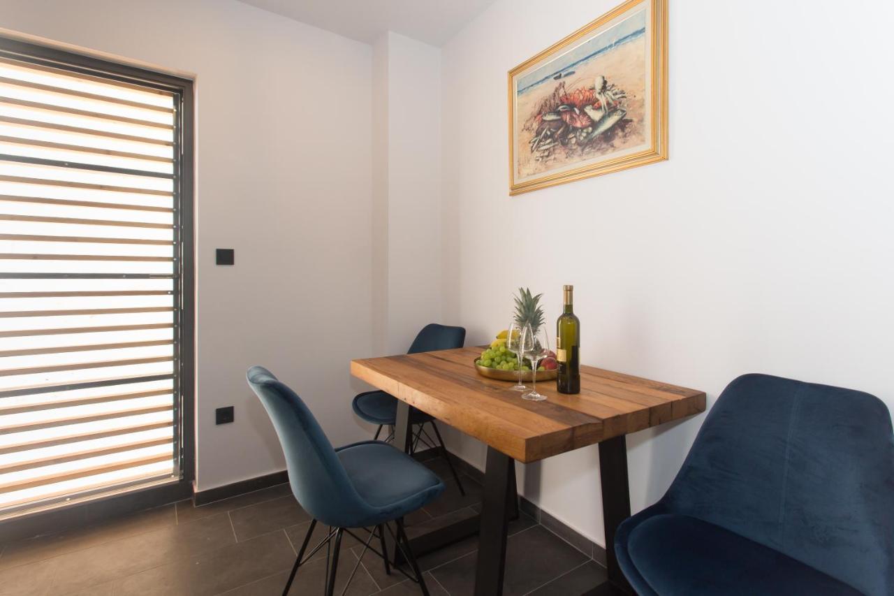 Amaizing Apartment Near Airport Kaštel Štafilić Exteriör bild