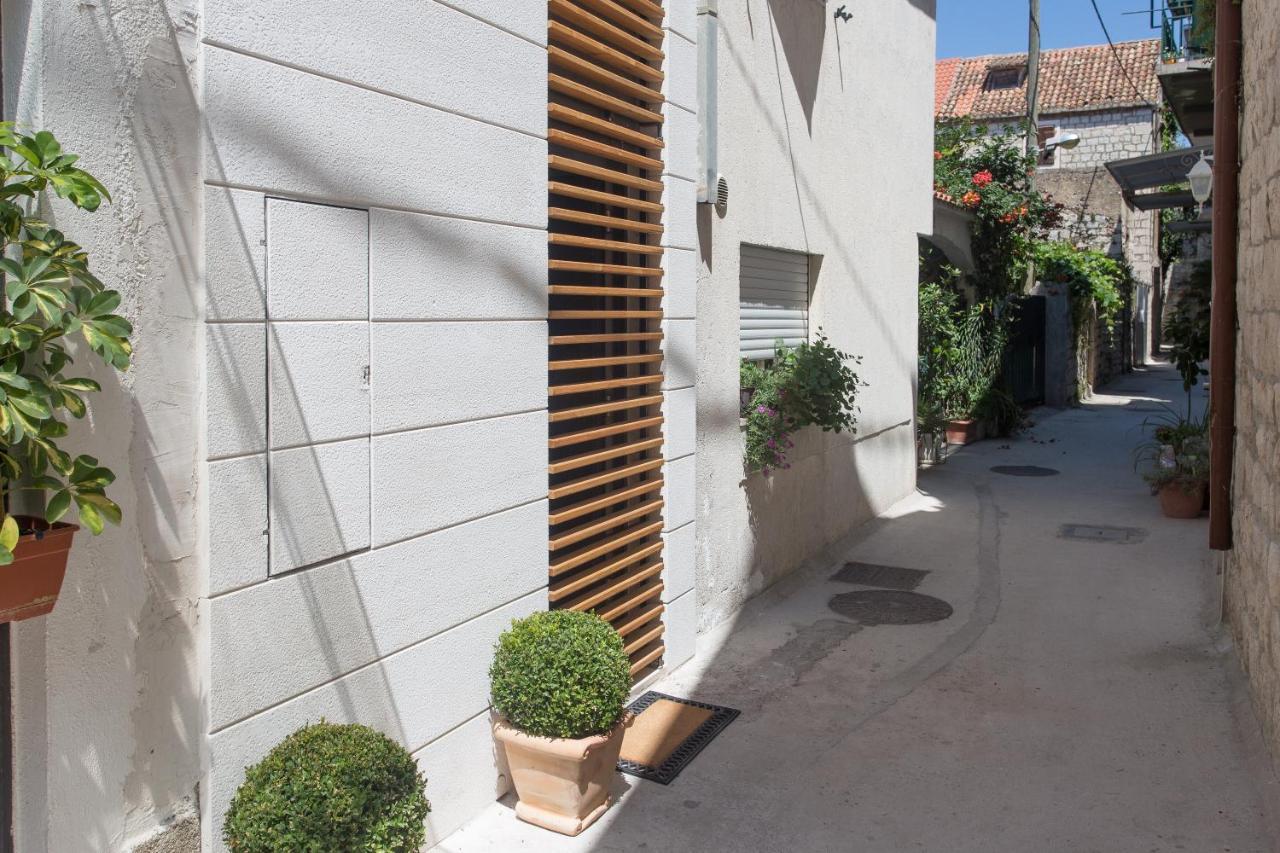 Amaizing Apartment Near Airport Kaštel Štafilić Exteriör bild
