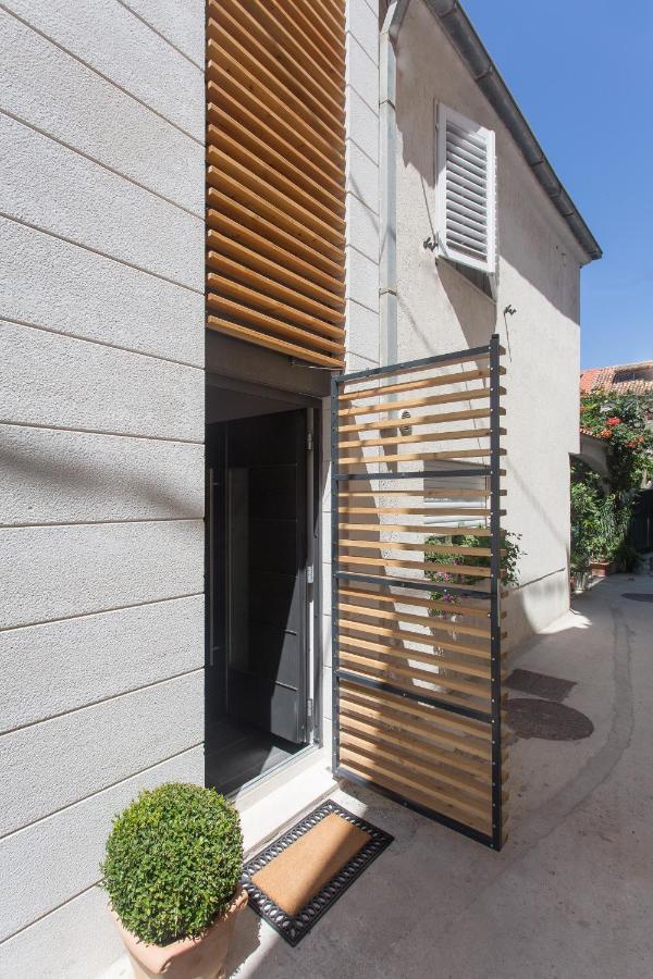 Amaizing Apartment Near Airport Kaštel Štafilić Exteriör bild